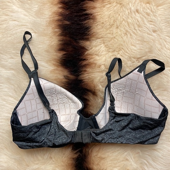 Victoria’s Secret Gray Uplift Bra - Picture 2 of 6
